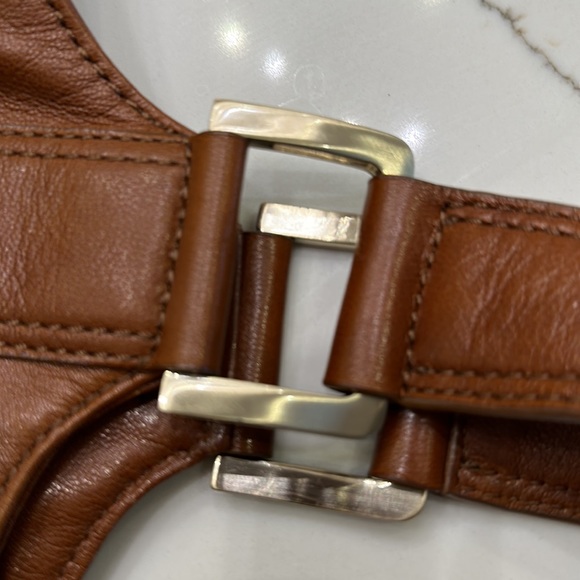 Vintage leather Michael Kors Camel coloured shoulder bag with gold hardware - Picture 8 of 14